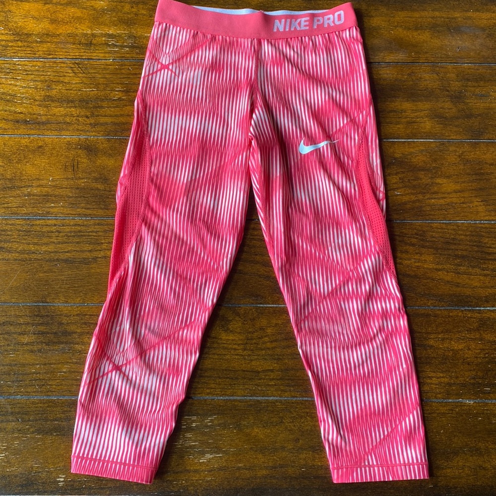 Nike pro leggings. Girls youth L. Like new